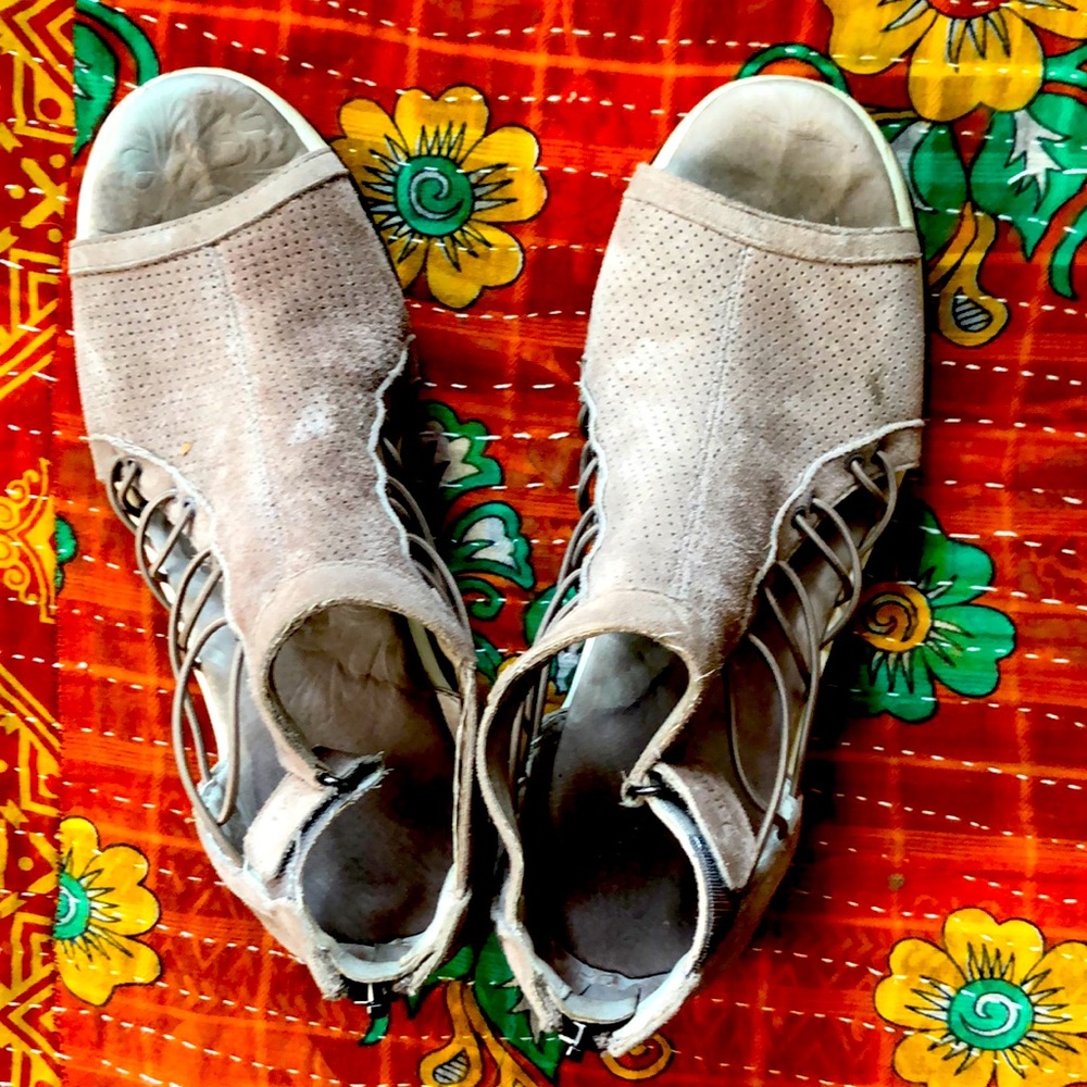 COPY - Jambu sandals 9 barely worn, stylish. Exc cond